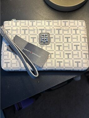 Tommy Hilfiger Beige & Gray Monogram Wristlet